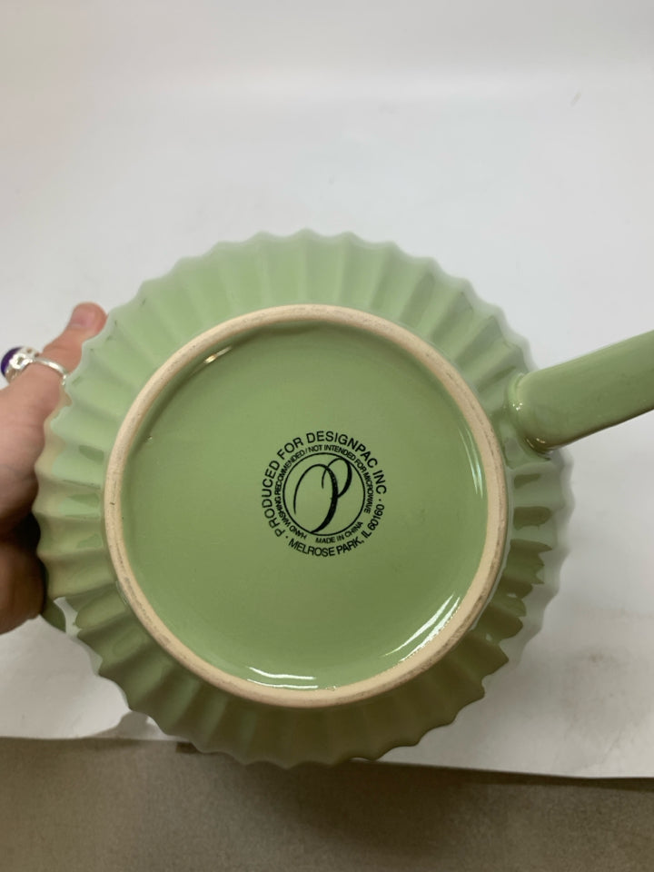 RIBBED GREEN BATTER BOWL.