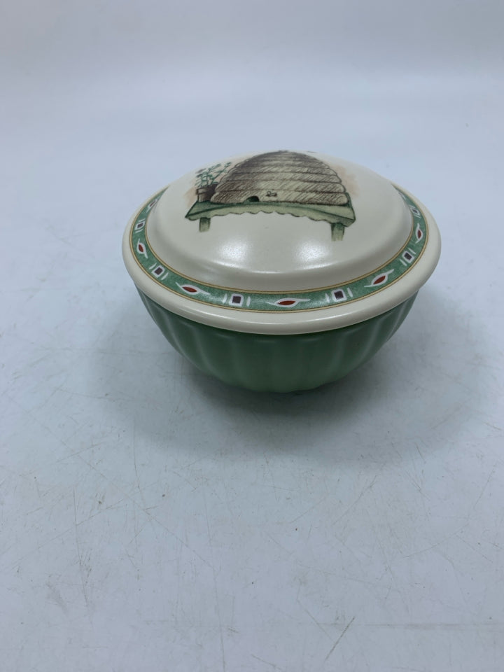VTG NATUREWOOD PATTERN TRINKET DISH W/ BEE HIVE.