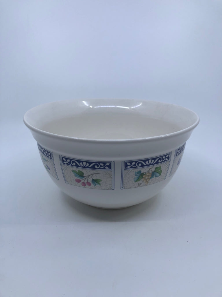 3 PC PFALTZGRAFF NESTING BOWL SET.