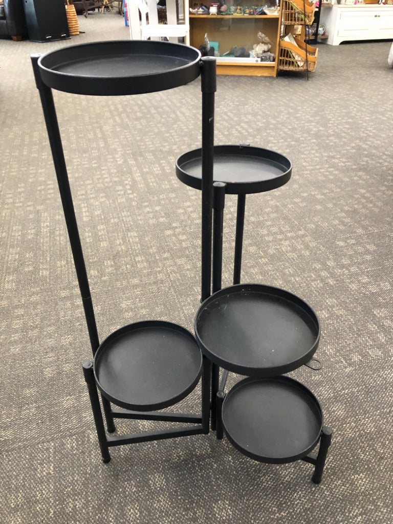 5 TIER METAL FOLDING PLANT STAND.
