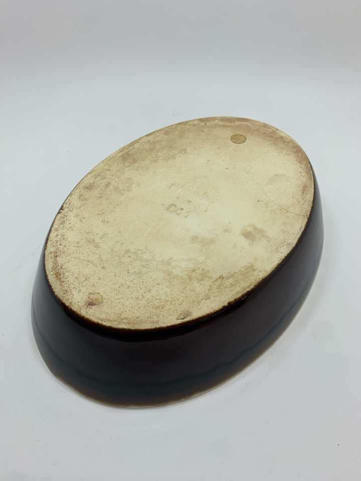VTG GOURMET BROWN OVAL CASSEROLE DISH.