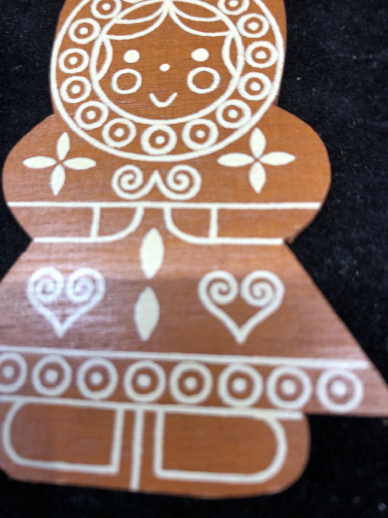 WOOD GIRL ESKIMO ORNAMENT.