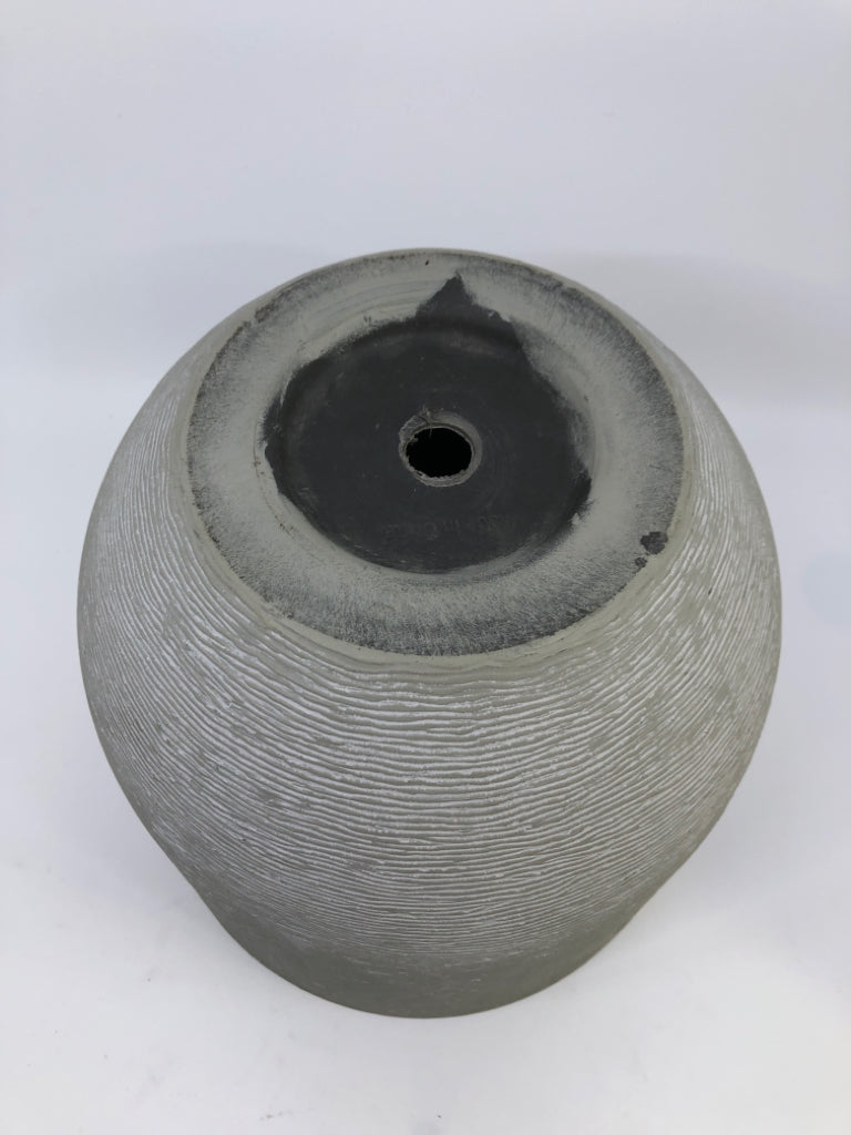 TEXTURED GRAY PLANTER.