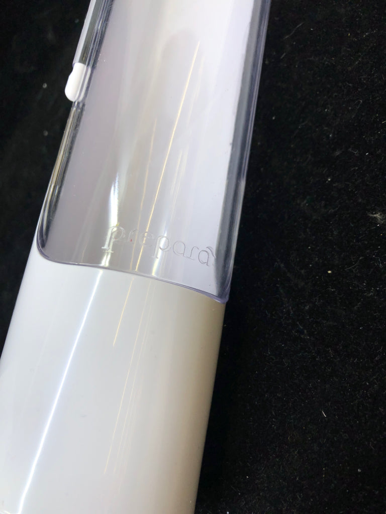 WHITE PLASTIC HERB SAVER.