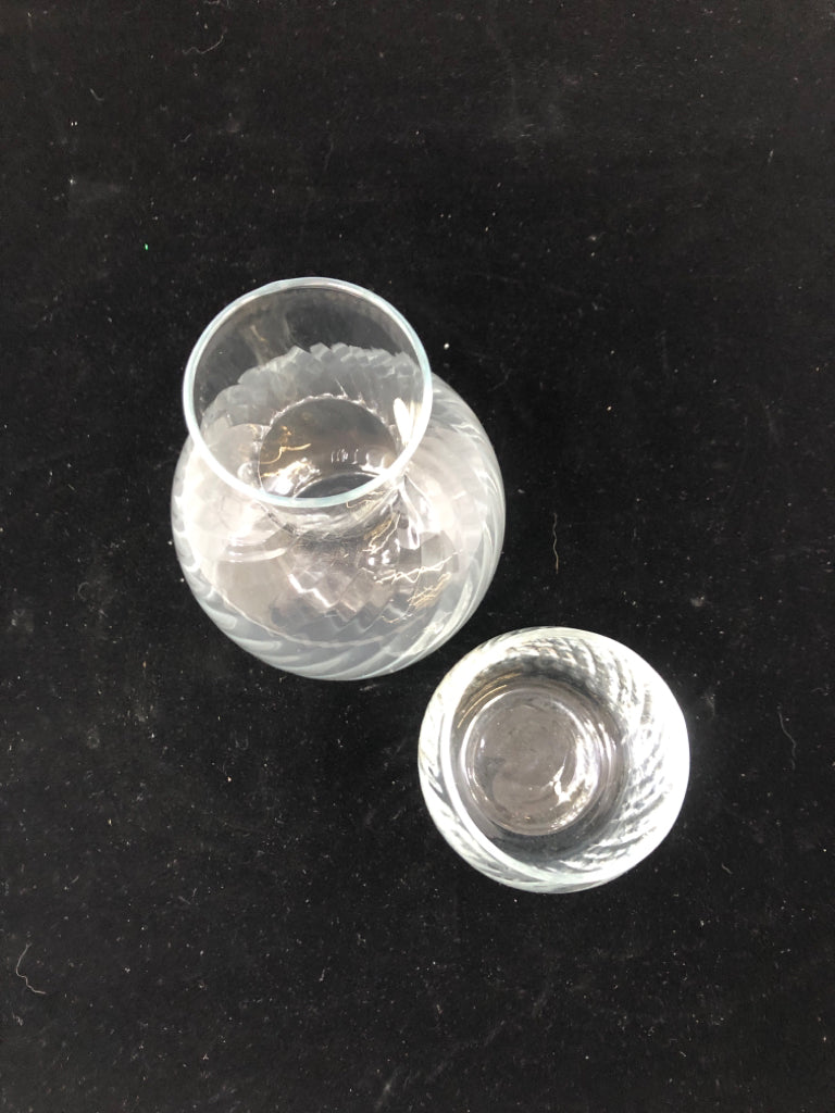 2PC CLEAR SWIRL GLASS WATER CARAFE.