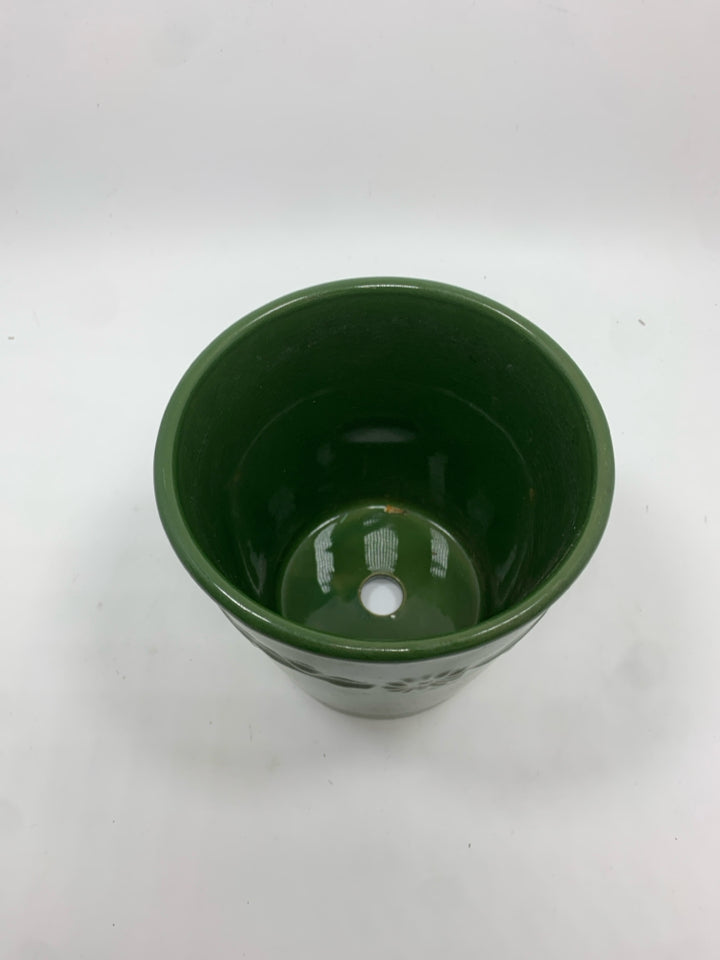 GREEN FLOWER EMBOSSED PLANTER.