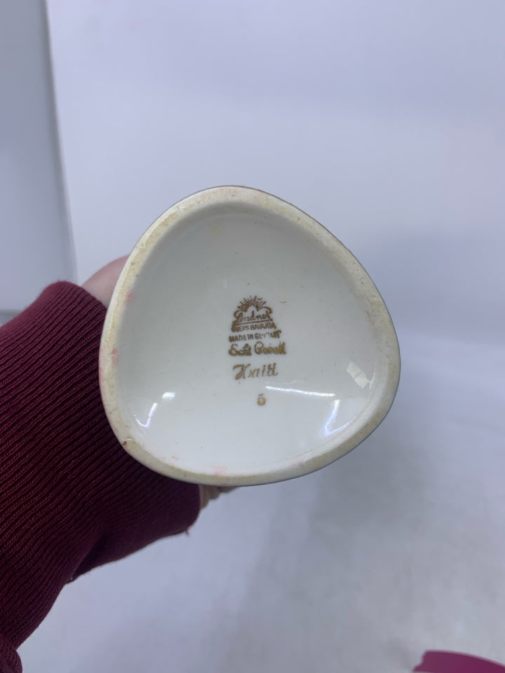 COBALT BLUE TRIANGLE SHAPED VASE W/ LEAF/STEMS FLOWERS.