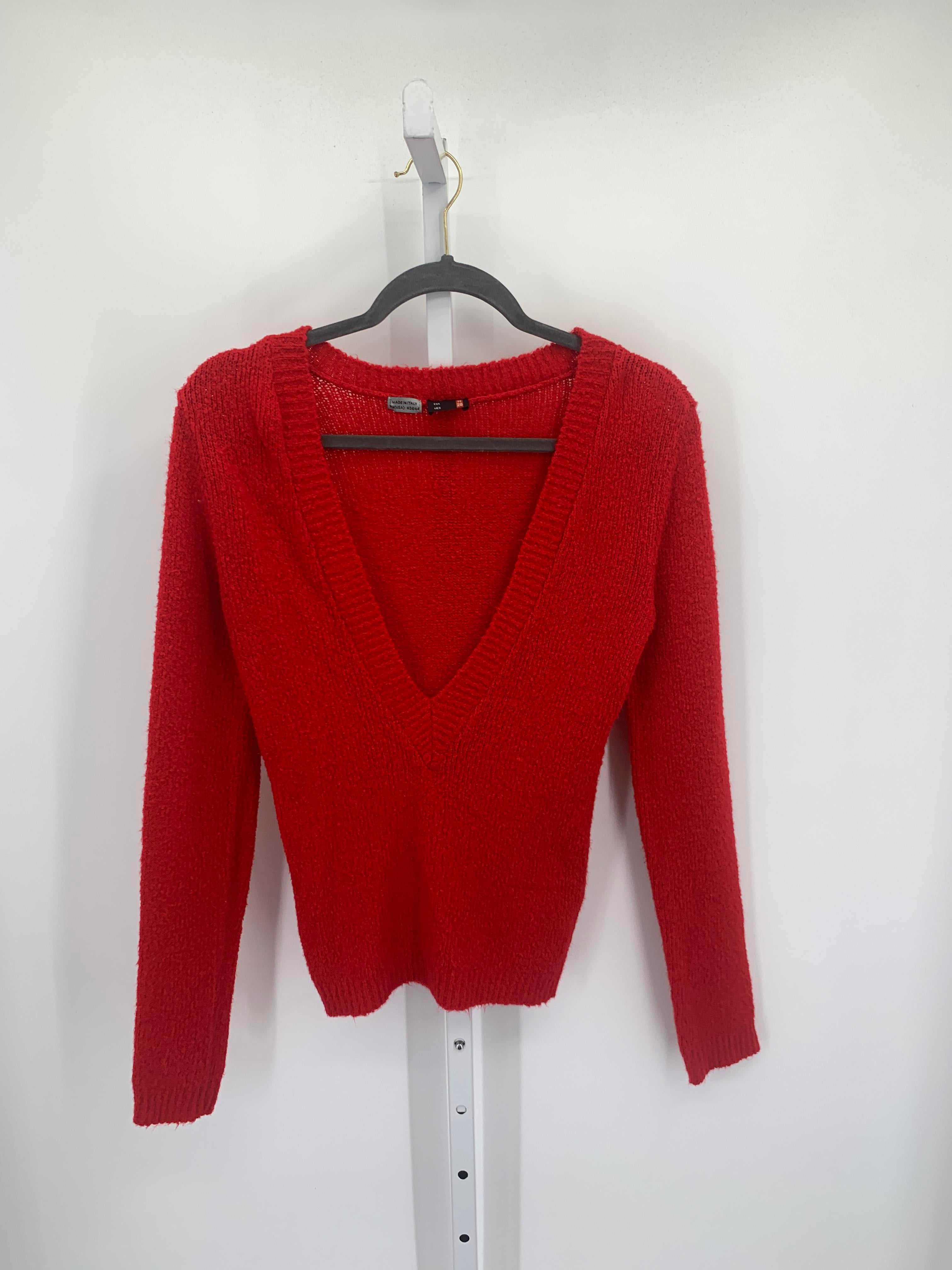 Size Medium Juniors Long Sleeve Sweater