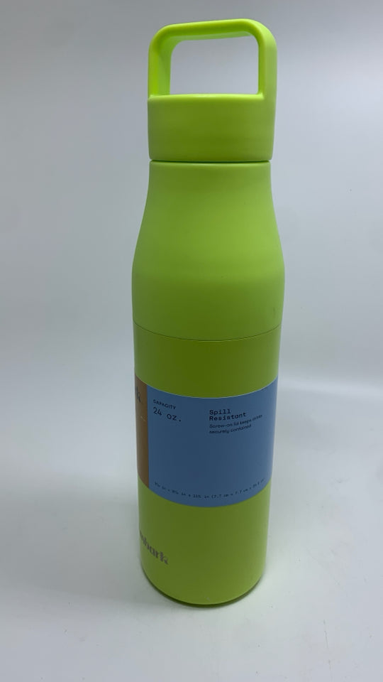 NWT LIME GREEN EMBARK WATER BOTTLE.