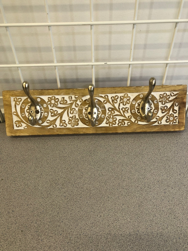 DECORATIVE WOODEN 3-HOOK WALL-HANGING.