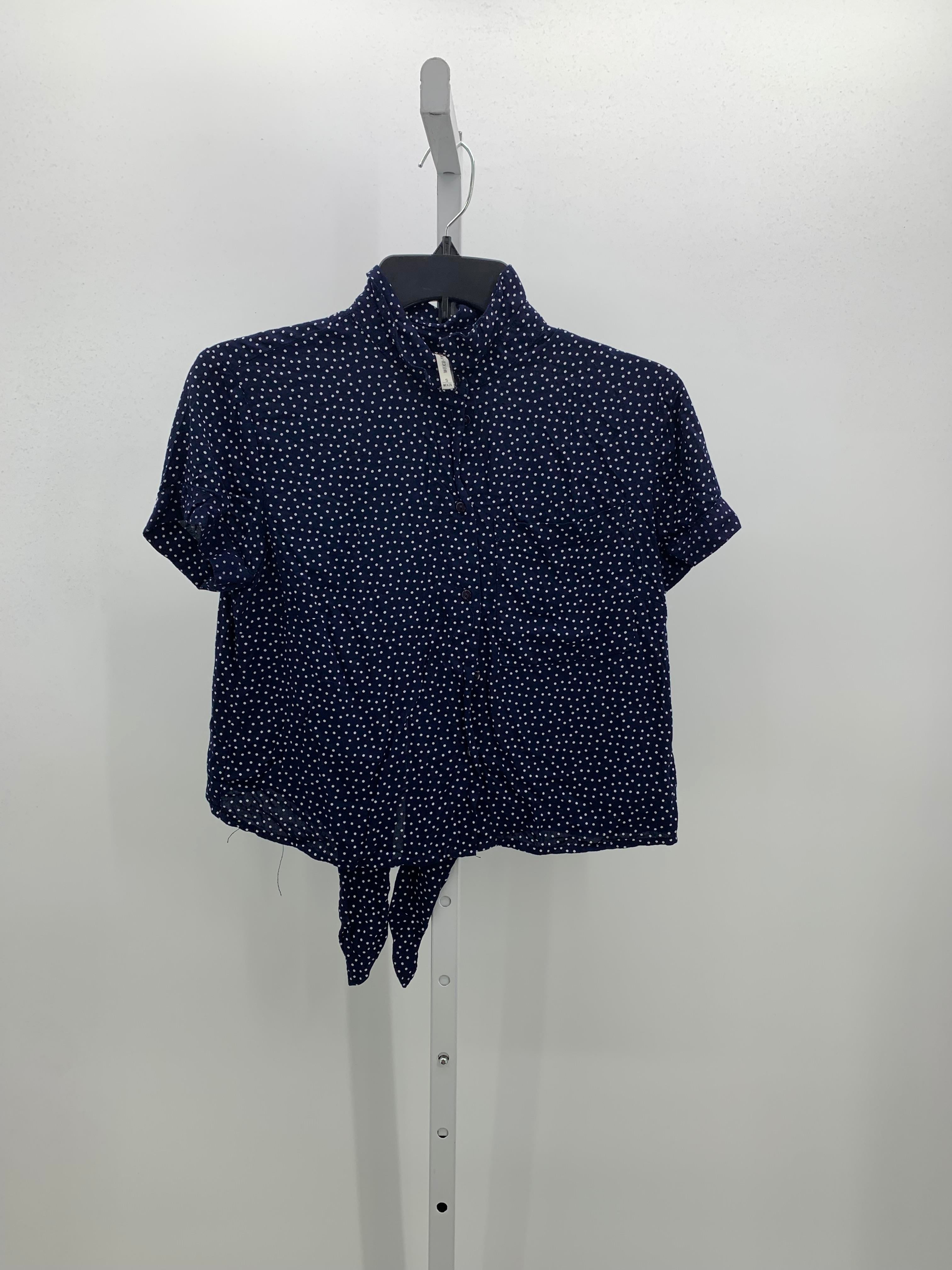 Size Small Juniors Short Sleeve Shirt
