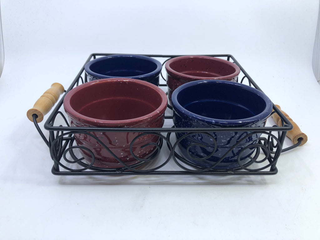 4 SMALL MAROON/ BLUE BOWLS IN SERVER.