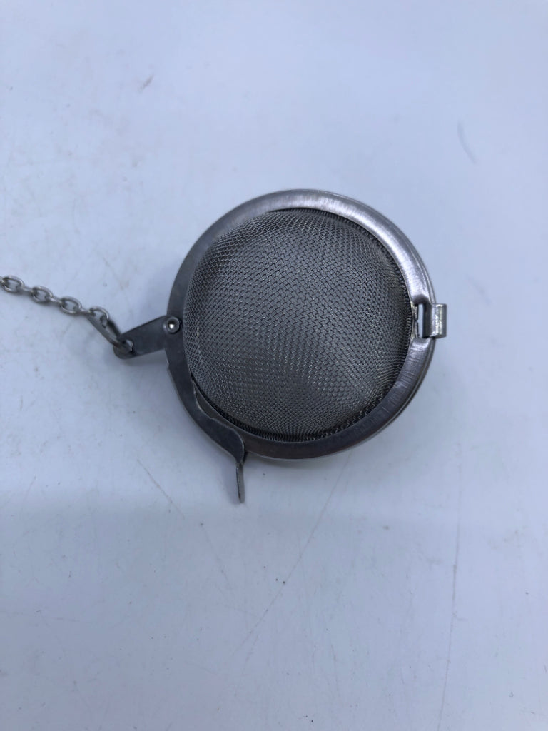 METAL TEA STEEPER.