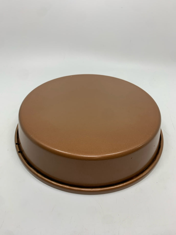 ROUND COPPER CAKE PAN.