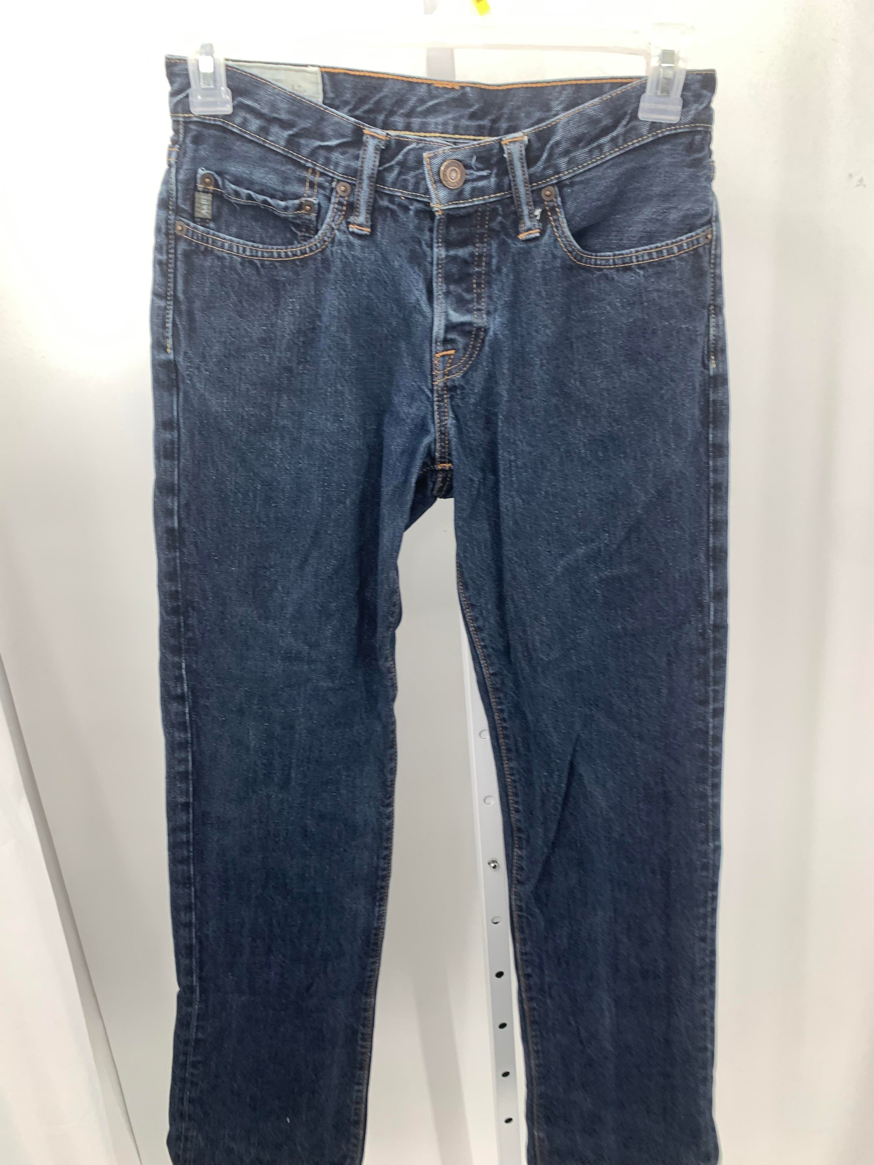 STRAIGHT LEG JEANS