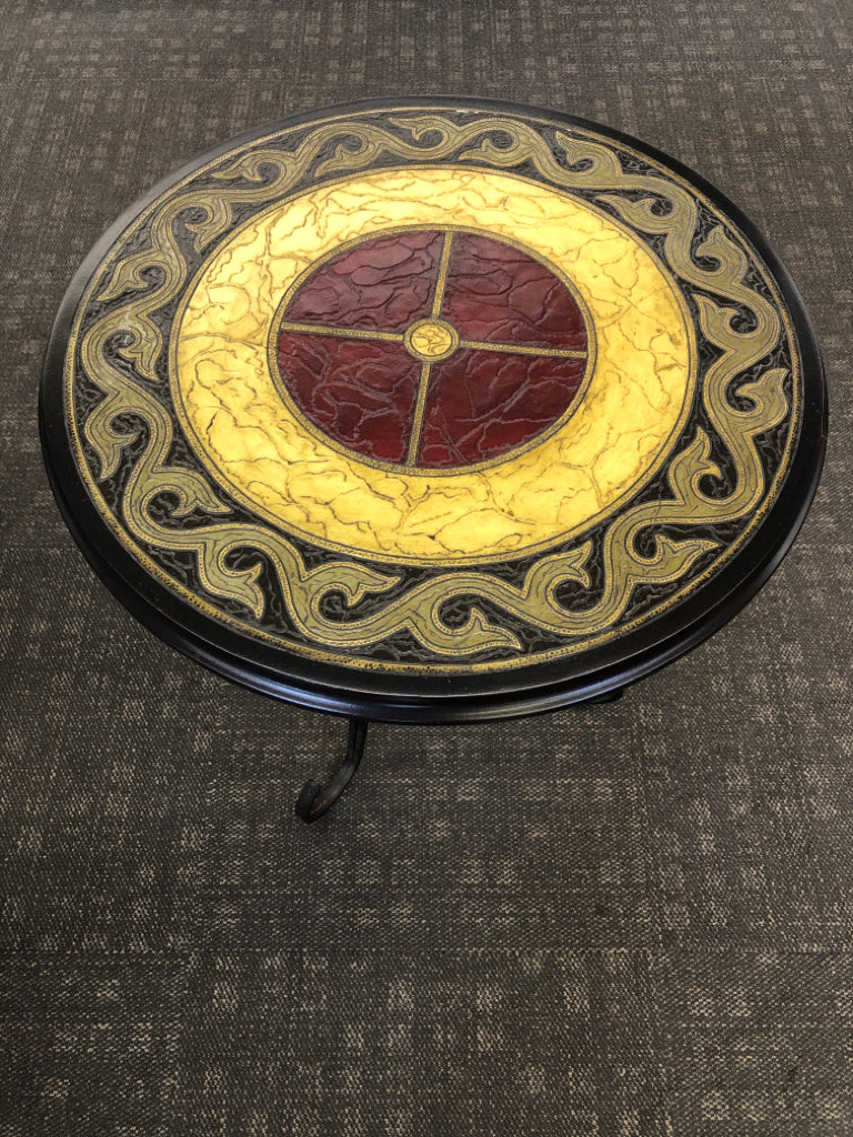 METAL FOOTED BASE W/ DETAILED COLORED FAUX WOOD TOP TABLE.