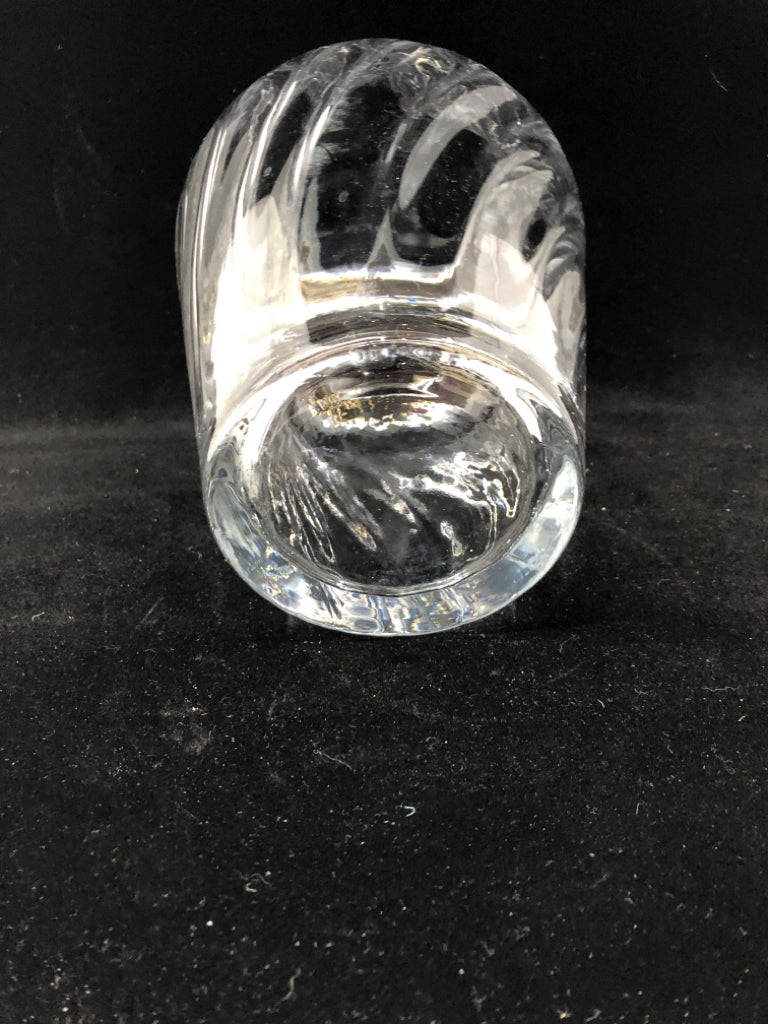 CLEAR RIBBED GLASS VASE.