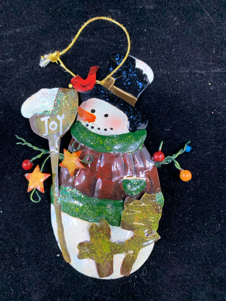 METAL SNOWMAN "JOY" ORNAMENT.