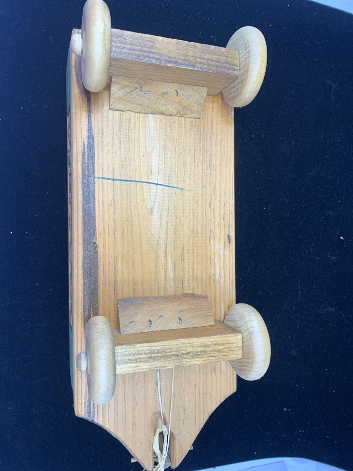 VTG I HEART SANTA DECORATIVE WAGON.