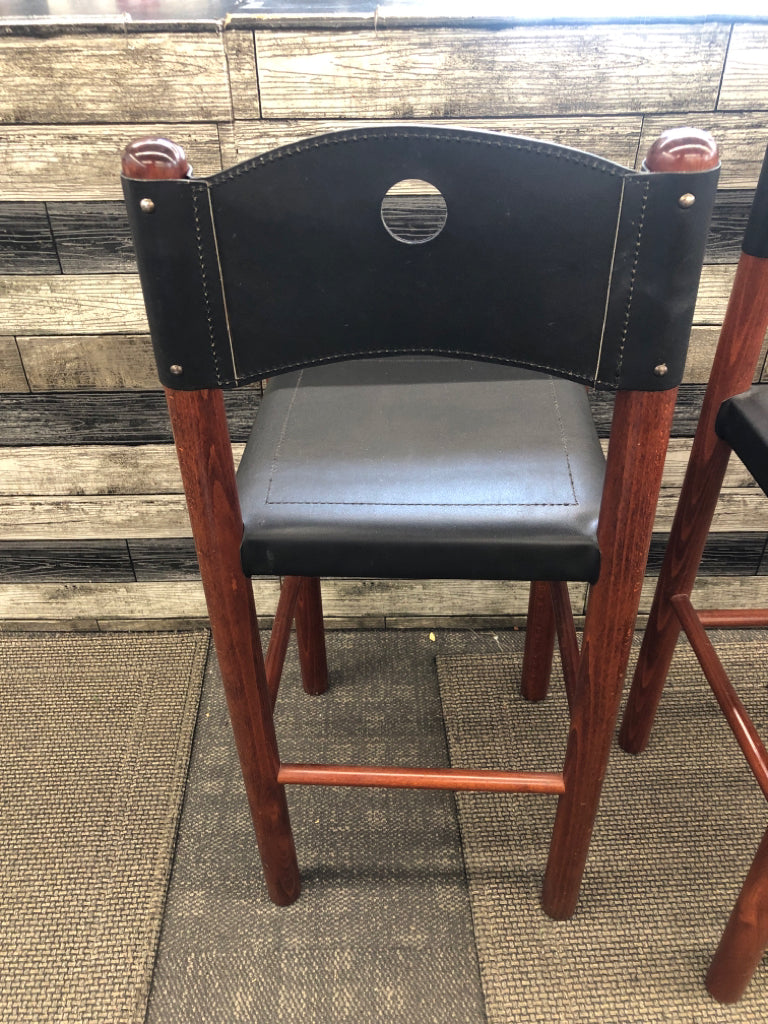 2 BAR STOOL CHAIRS WOOD W/ LEATHER.