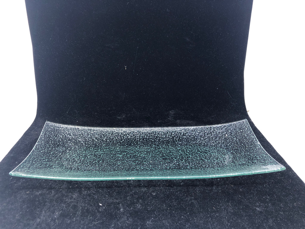 BUBBLE RECTANGLE GLASS TRAY W/ LIFTED EDGES.