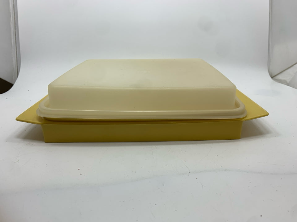 VTG YELLOW EGG CARRIER W/EGG INSERTS.