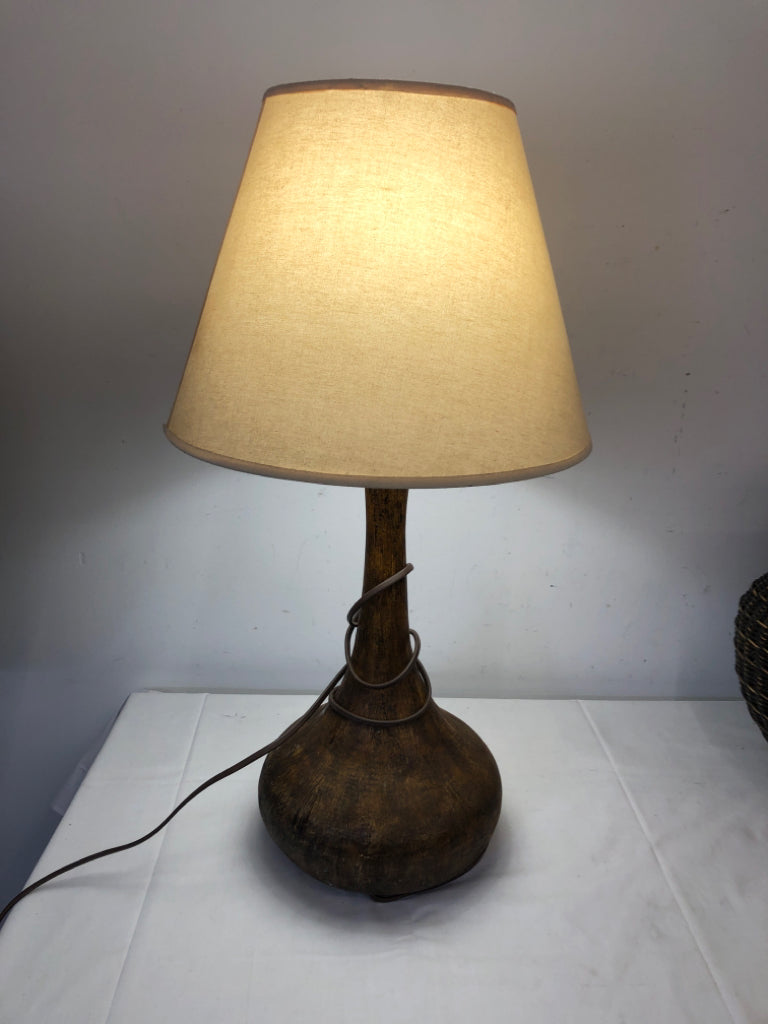 BROWN WIDE BASE LAMP CREAM SHADE.