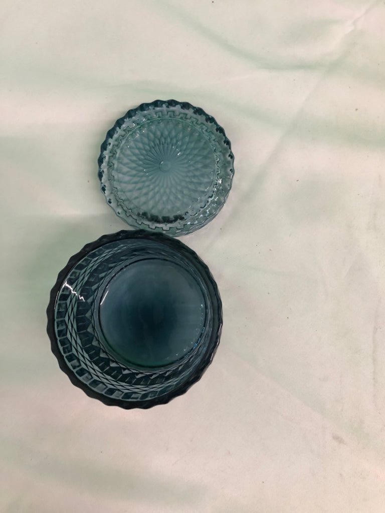 BLUE DIAMOND PATTERN CANISTER W LID.