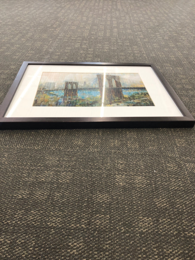 BROOKLYN BRIDGE WALL ART WHITE BACKGROUND BROWN FRAME.