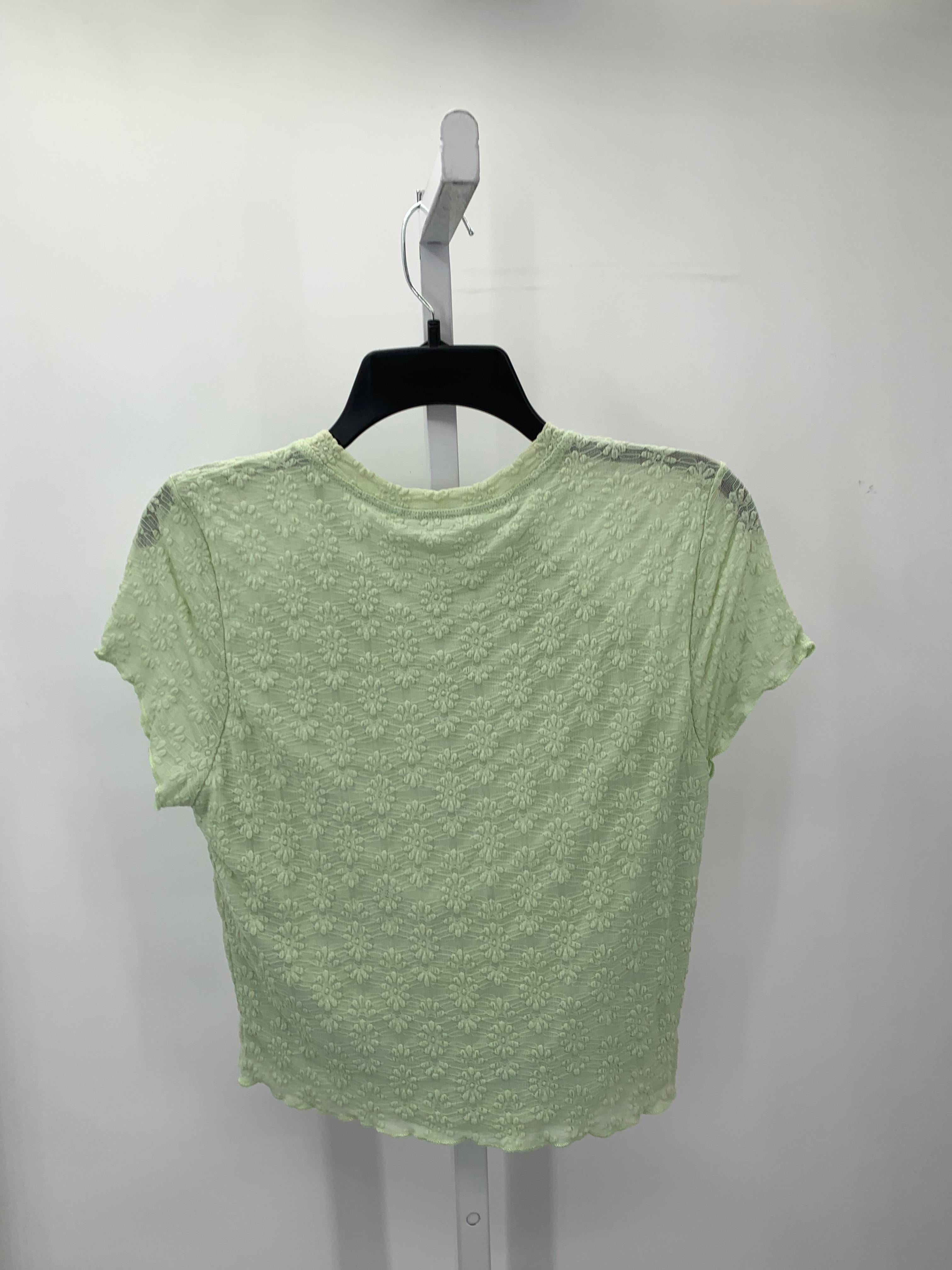 Size Large Juniors Short Sleeve Shirt