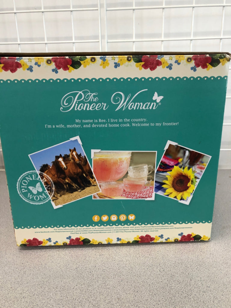 NIB PIONEER WOMAN PUNCH BOWL SET.