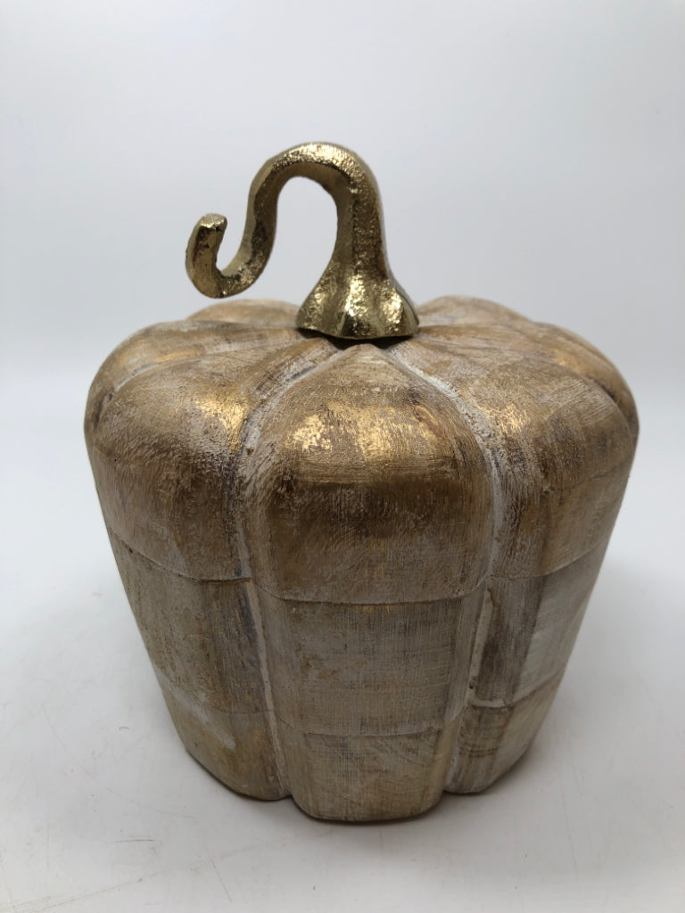 WOODEN PUMPKIN GOLD STEM.