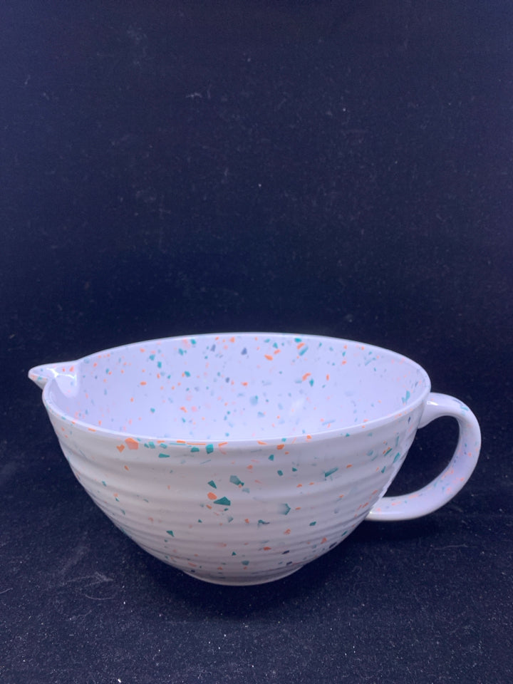 SHABBY CHIC MELAMINE MIXING BOWL W HANDLE AND SPOUT.