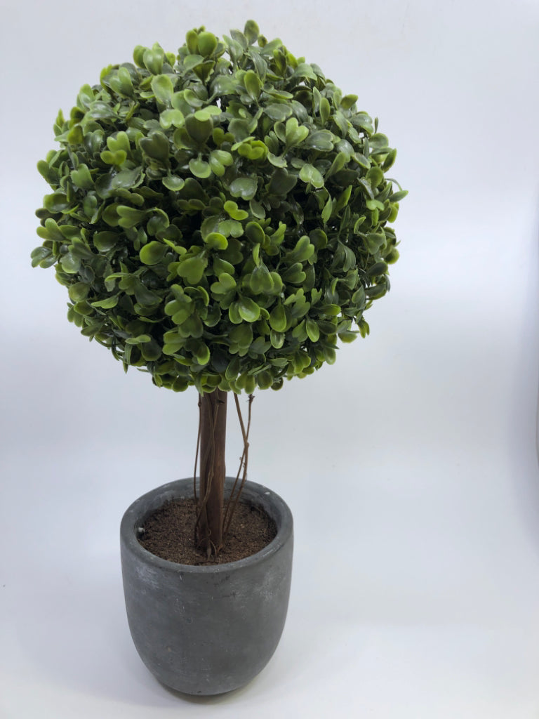 FAUX TOPIARY IN MATTE GRAY PLANTER.