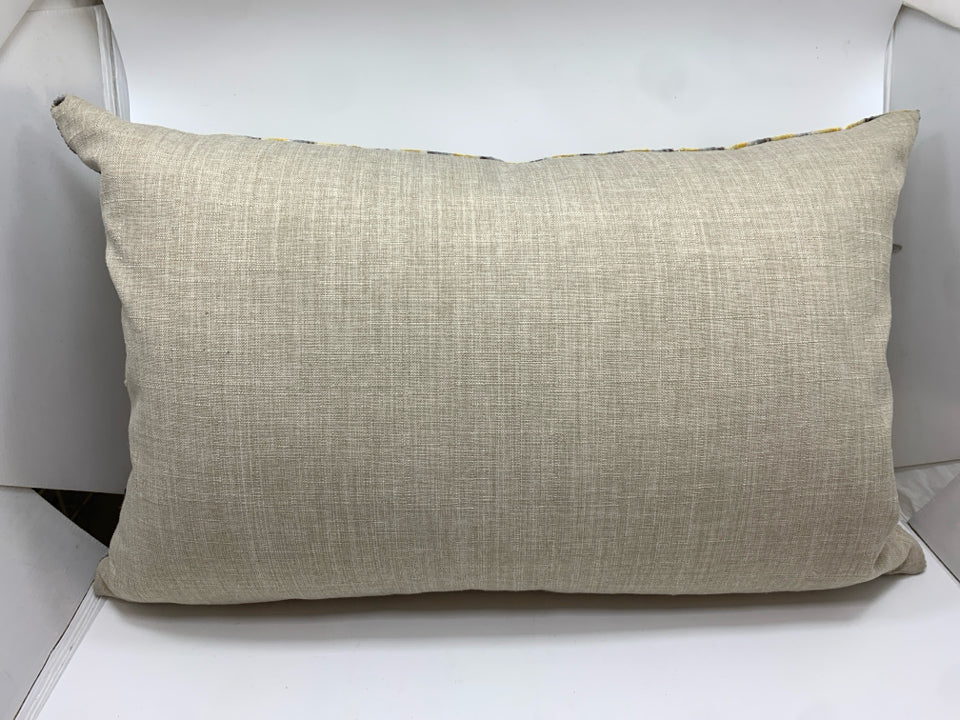 BLUE/YELLOW PATTERNED THROW PILLOW.