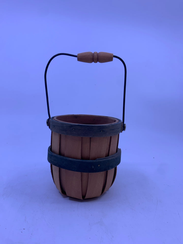 SMALL BASKET W GREEN BAND METAL HANDLE CRAZY MOUNTAIN.