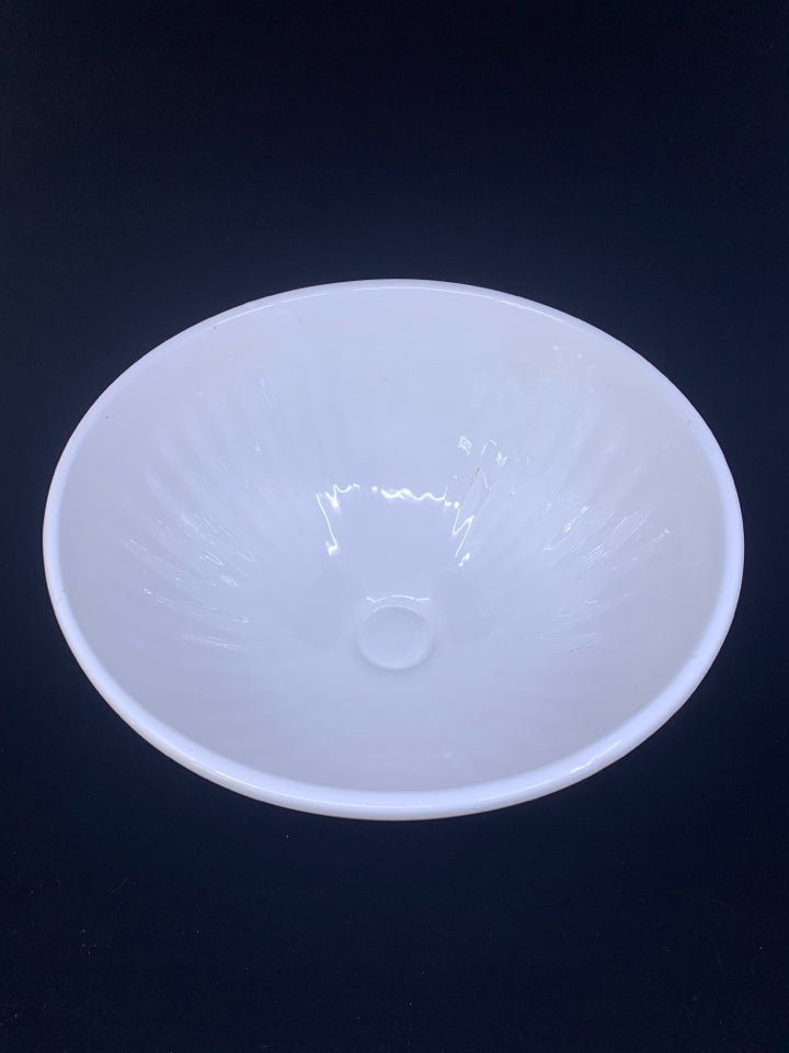 WHITE FOOTED CENTERPIECE BOWL.