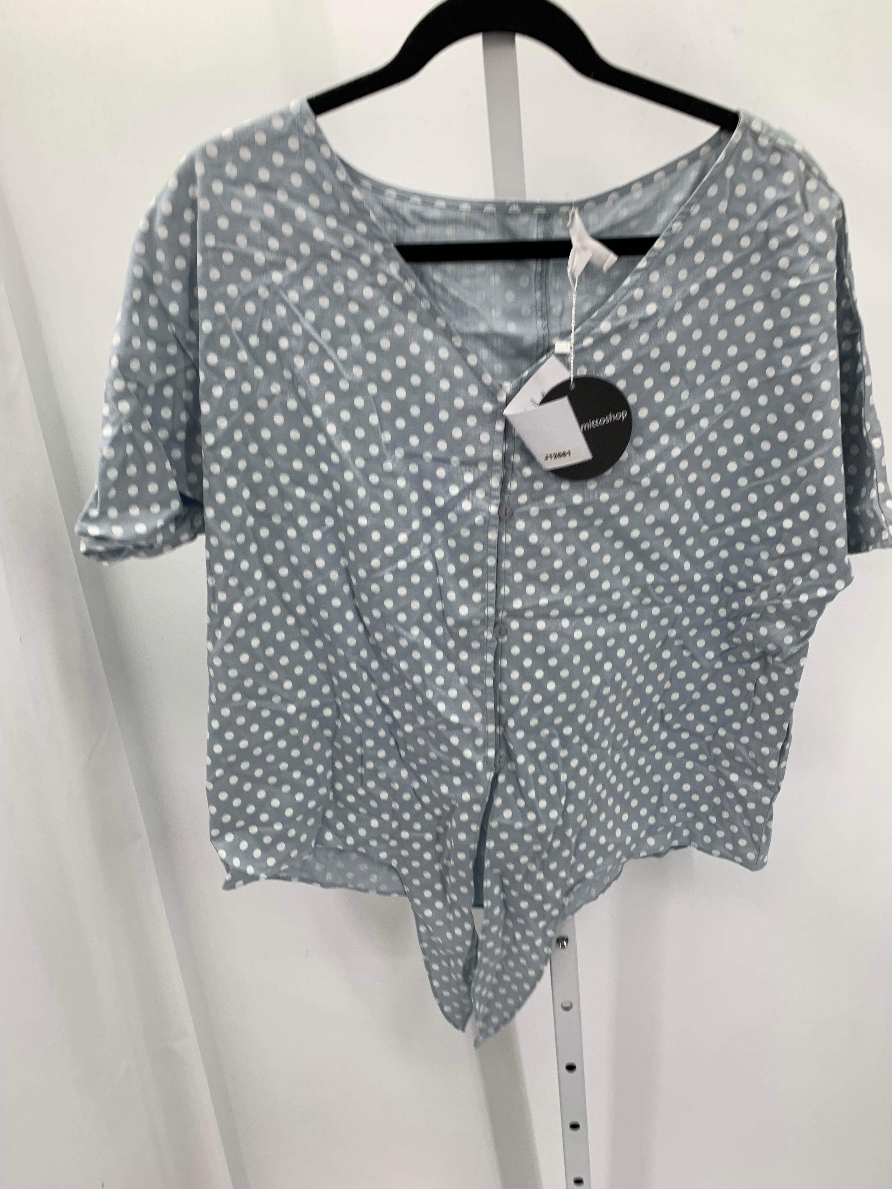 Size Medium Misses Short Sleeve Shirt