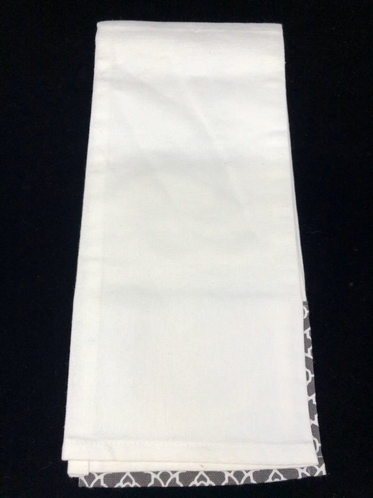 BLUE "B" KITCHEN TOWEL EMBROIDERED NANTUCKET.