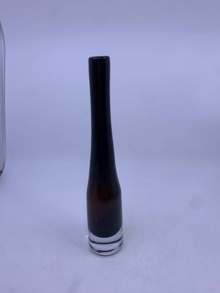 SMALL DARK BROWN SKINNY VASE.