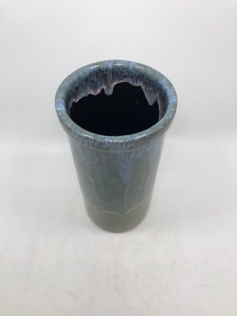 BLUE DIPPED GRADIENT VASE.