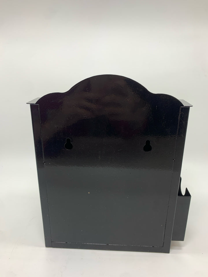 BLACK METAL SUGGESTION BOX W/KEY.