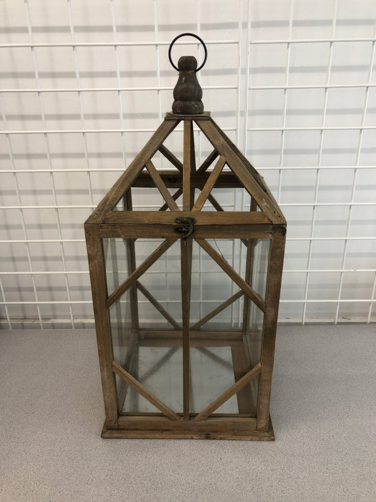 LG WOODEN CANDLE LANTERN.