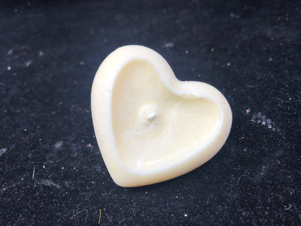 SMALL SOY WAX CANDLE HEART.