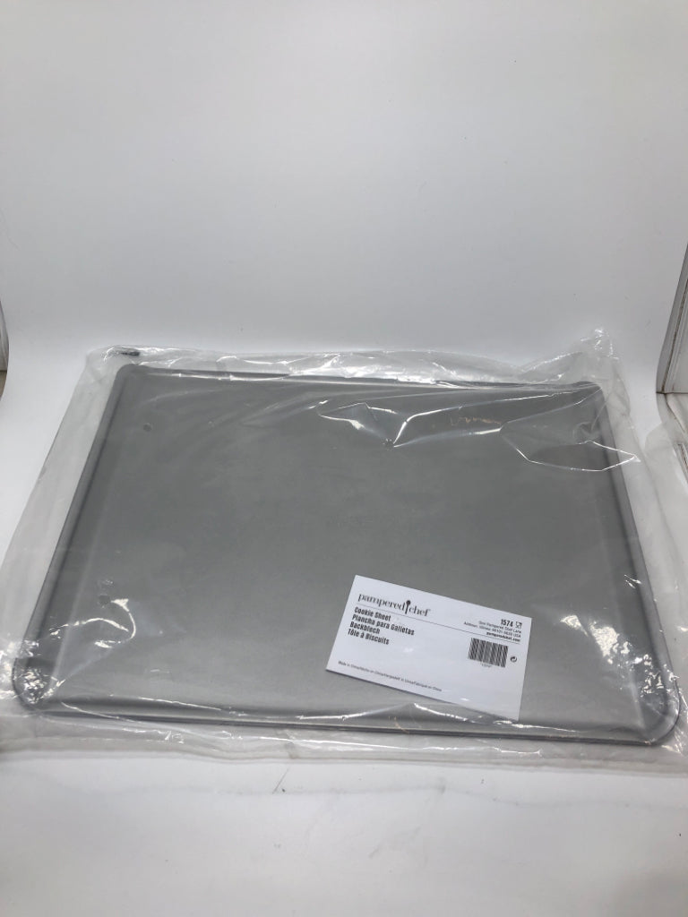 NIP PAMPERED CHEF COOKIE SHEET.