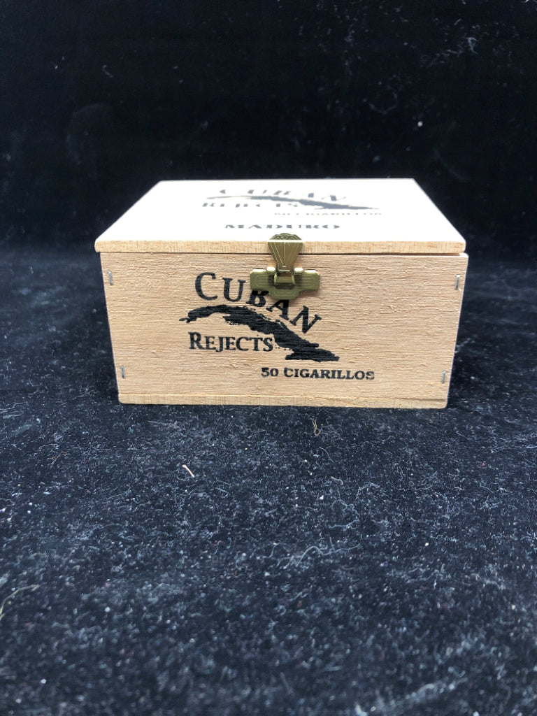 SMALL CIGAR BOX.