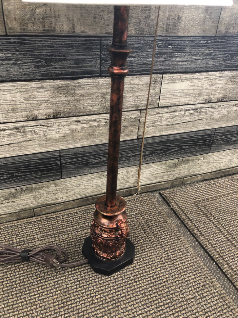 RED DISTRESSED URN STYLE PENCIL LAMP W WHITE SHADE.