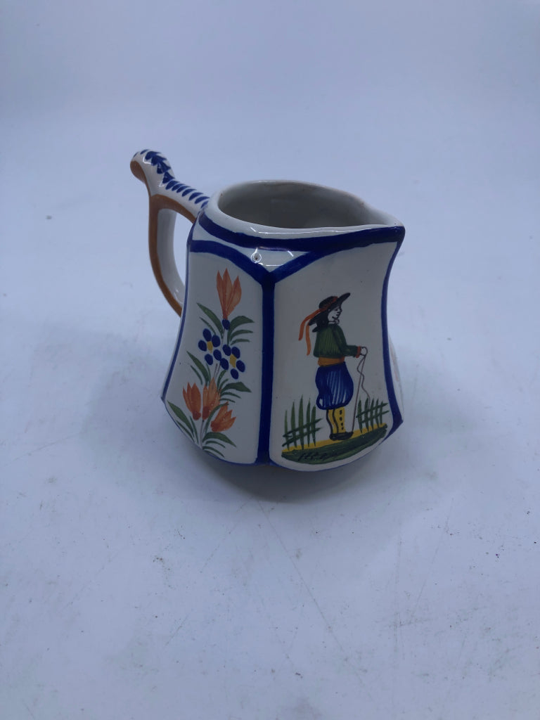 VTG FLORAL FARMER CREAMER.