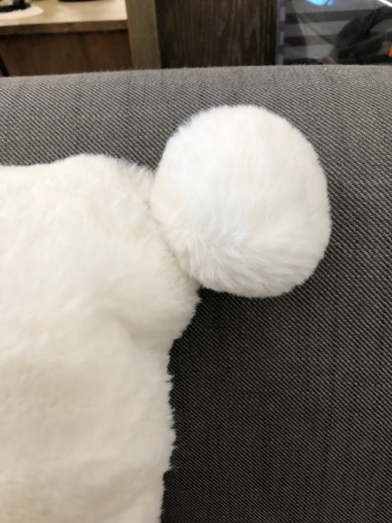 FAUX FUR WHITE PILLOW.