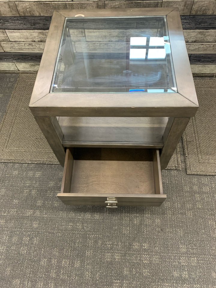 BROWN GLASS TOP END TABLE W/DRAWER.